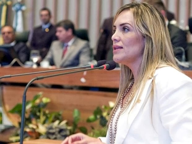 Justiça mantém Celina Leão afastada, mas reconduz primeiro-secretário ao cargo