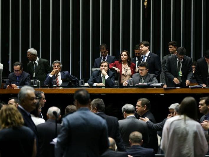 Governistas negociam reduzir prazo para revisão do novo regime fiscal