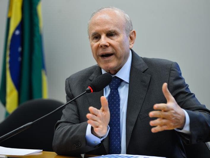 Prisão de Mantega repercute no Congresso