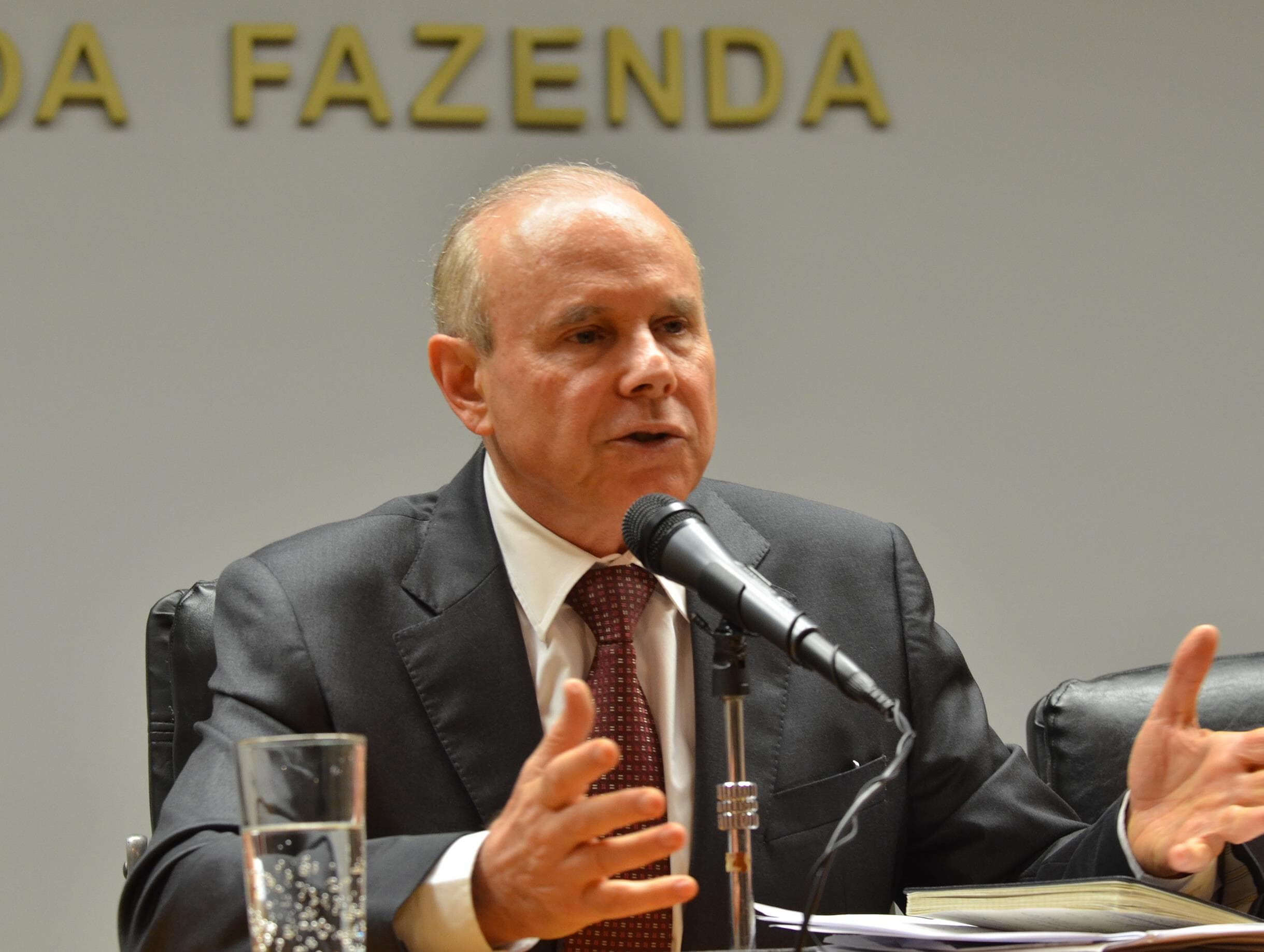 Guido Mantega é preso em nova fase da Lava Jato