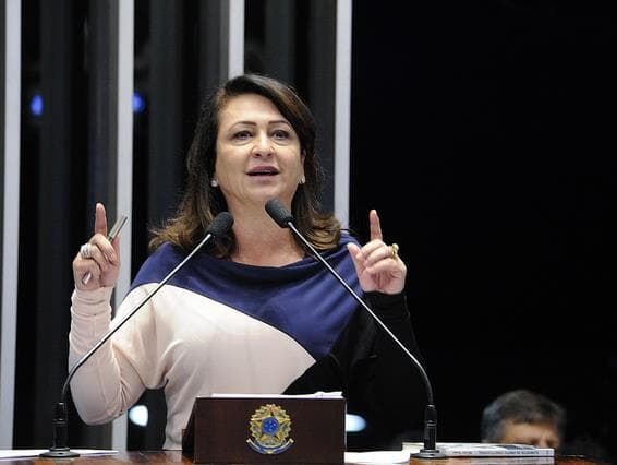 Com aposentadoria de R$ 5 mil, Dilma precisa trabalhar para suprir necessidade, diz Kátia Abreu