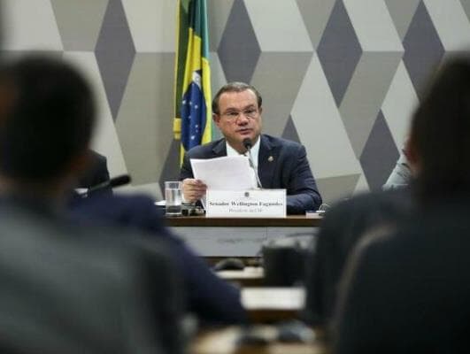 Relator mantém volta da CPMF em parecer sobre orçamento