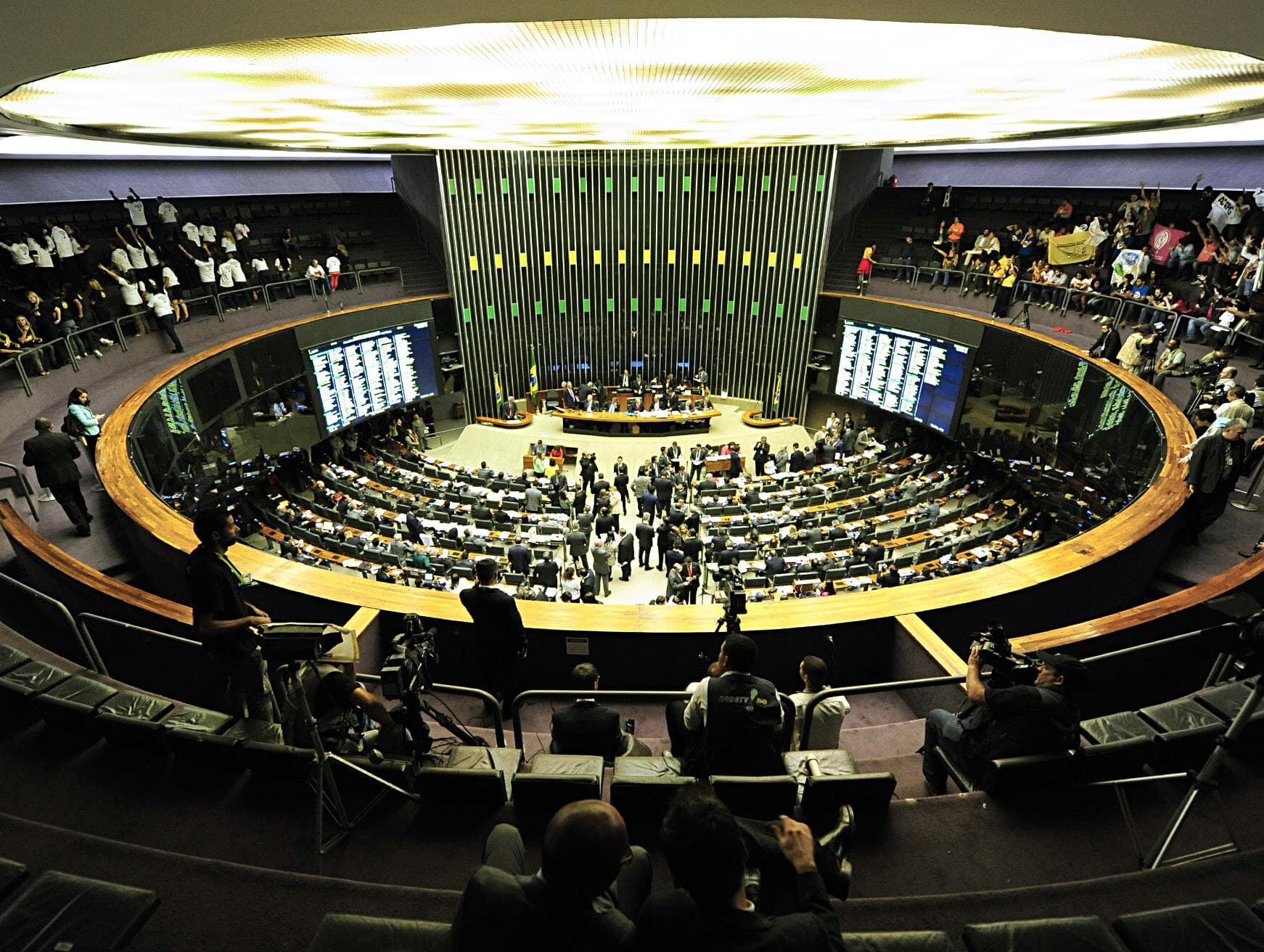 Planalto tenta reduzir o número de candidatos à presidência da Câmara