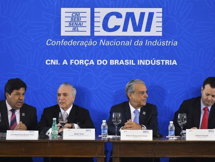 Em reunião com Temer, presidente da CNI defende "medidas duras"