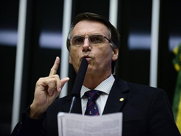 Bolsonaro vira réu no STF por apologia ao estupro