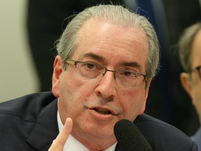 Cunha perde apoio do Planalto e do Centrão