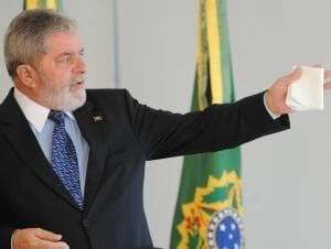 Pedido de executivo da Toyo Setal fez Lula mudar lei, diz jornal