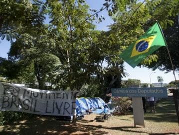 Partidos deram apoio material a movimento pró-impeachment