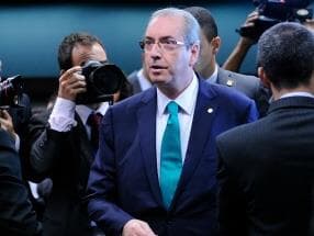 Cunha pede autorização para usar gabinete na Câmara