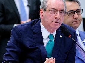 Cunha se desculpa por versão sobre contas na Suíça