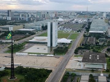 Temer poderá redistribuir para aliados 10 mil cargos de petistas