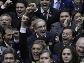 Bancada pró-Cunha prepara sua "anistia"