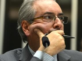 Cunha mantinha contas no exterior, diz BC