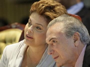 Deputados aprovam corte no salário da presidente Dilma Rousseff