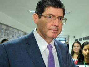 Governo pretende criar imposto para atenuar a crise, diz Joaquim Levy