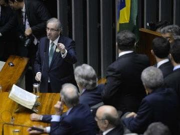 Deputados divulgam novo manifesto pela saída de Cunha; veja a lista