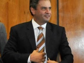 Aécio deixa 'portas abertas' do PSDB para Paim