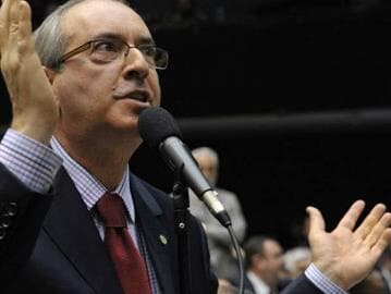 Folha ataca 'intimidação ideológica' na era Cunha, que rebate: 'Continuarei pautando'