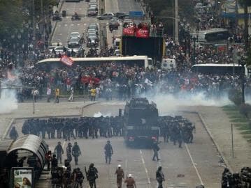 MP investigará ação policial em protesto de professores em Curitiba