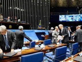 Senadores ouvirão ministros sobre MPs do reajuste