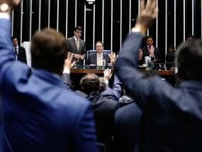 Senado adia votação de dívidas e incentivos fiscais