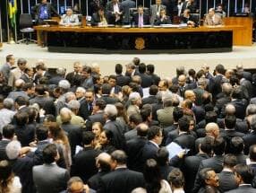 Congresso mantém vetos e abre caminho para meta fiscal