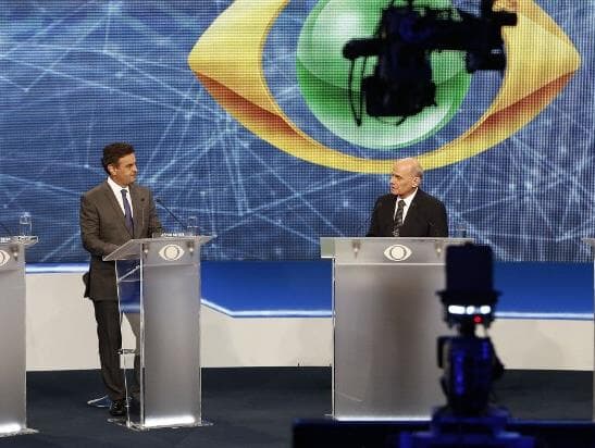 Mensalões e aeroporto ficam fora de debate