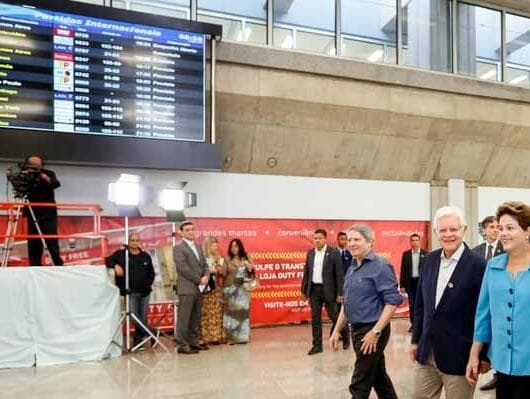 Dilma inaugura duas obras inacabadas e defende legado da Copa