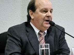 Ex-diretor da Petrobras: "cláusulas não eram centrais para compra de refinaria"