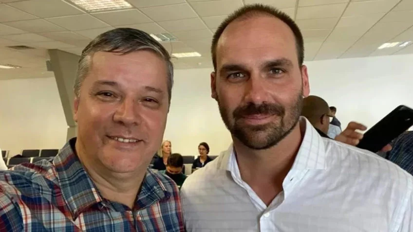 Eduardo Bolsonaro é sócio de empresário que apoiou atos golpistas