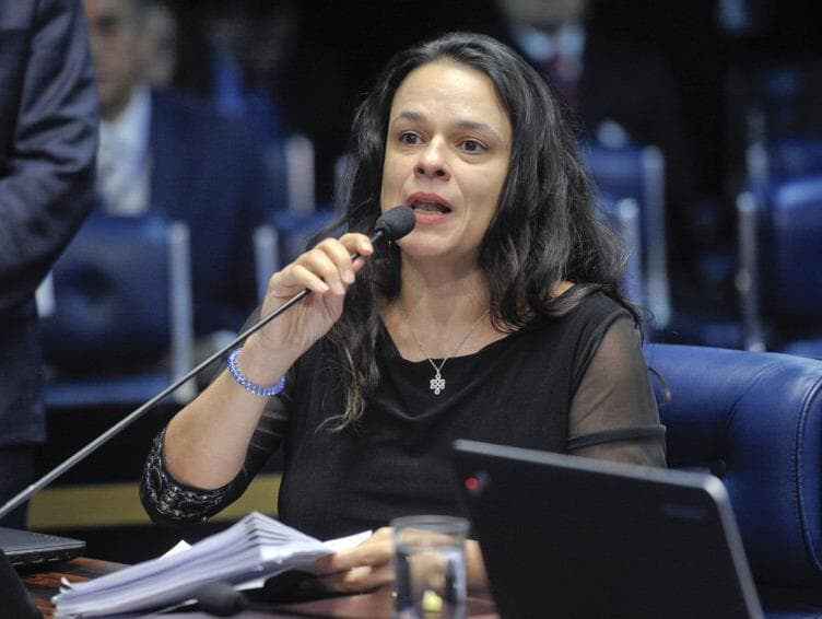 Não há elementos para impeachment de Bolsonaro, diz Janaina Paschoal