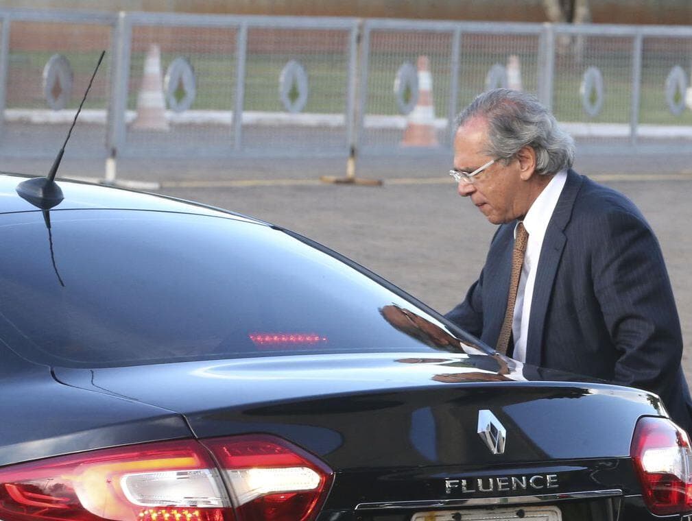 Procuradores da Fazenda prometem "debandada" se Paulo Guedes mantiver indicação à PGFN