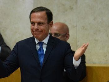 Doria usa avião de advogado que atua em casos envolvendo a Prefeitura de São Paulo