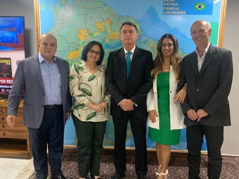 Bolsonaro costura acordo de Ibaneis com Arruda no Distrito Federal