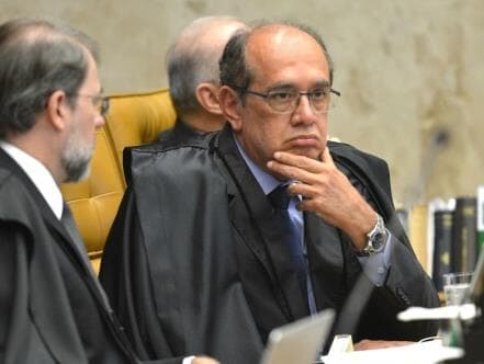 Gilmar Mendes empata julgamento relativo a afastamento de Aécio e favorece senador