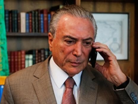 Com "misturador de voz" no Planalto, Temer descumpre promessa de gravar reuniões oficiais