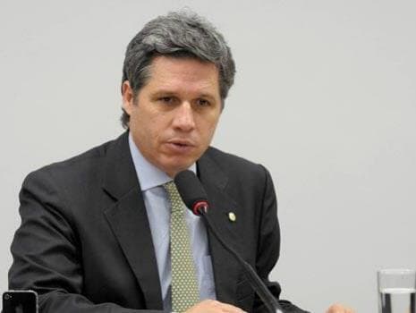 "Crise brasileira é de legitimidade" do presidente da República, diz Paulo Teixeira; veja o vídeo