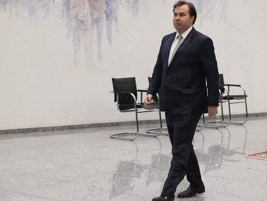 Rodrigo Maia sanciona Orçamento para 2017