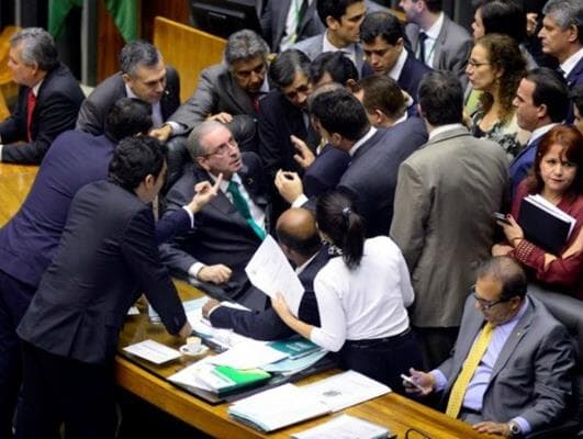 Sucessão de Cunha produz corrida na Câmara