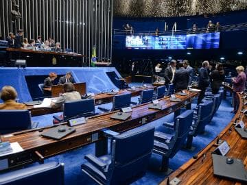 Senado aprova renegociação de dívidas de agricultores e caminhoneiros