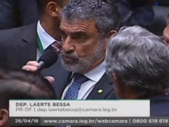 Deputado quer que Globo dê direito de resposta a casal que discutiu com ator