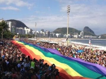 Milhares protestam contra Estatuto da Família em Parada LGBT no Rio