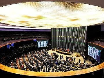 Deputados aprovam urgência para projeto da terceirização