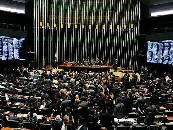 Congresso mantém veto à jornada de 30 horas semanais para psicólogos