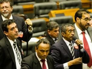 Caixinha eleitoral beneficiou 135 parlamentares