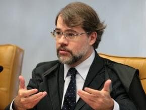 Ministro do STF mantém corte de supersalários do Senado