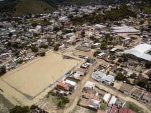 Sobe para 21 número de mortos por causa dos temporais em Minas