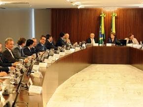 Governistas se unem contra "pauta bomba"