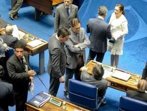 Senadores deixam voto aberto para a próxima semana