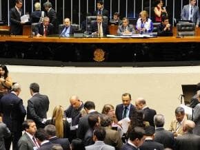 Câmara adia votação da minirreforma eleitoral